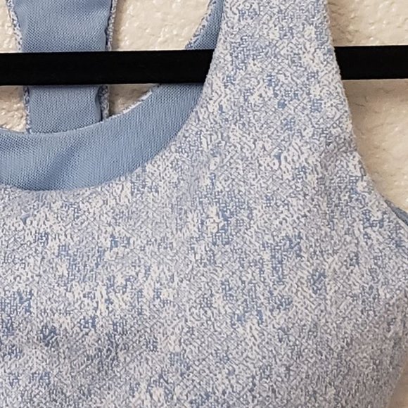 Gymshark Dry Light Blue Sports Bra and Leggings - Picture 6 of 6